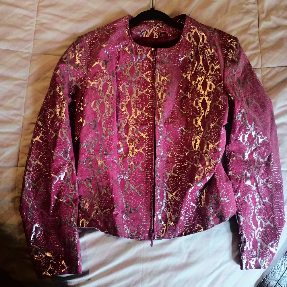 Metrostyle size 14 Women's zip up jacket, 100% leather shell, polyester interior